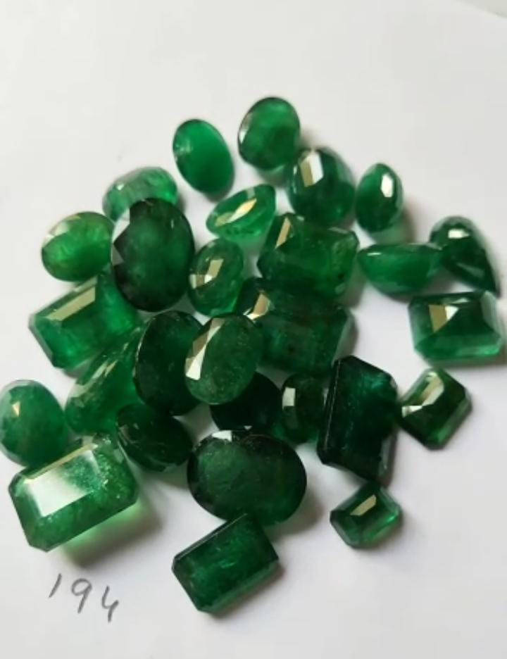 प्राकृतिक ज़ांबियाई पन्ना क्यों उपयोग किया जाता है और इसका उपयोग कैसे किया जाता है?